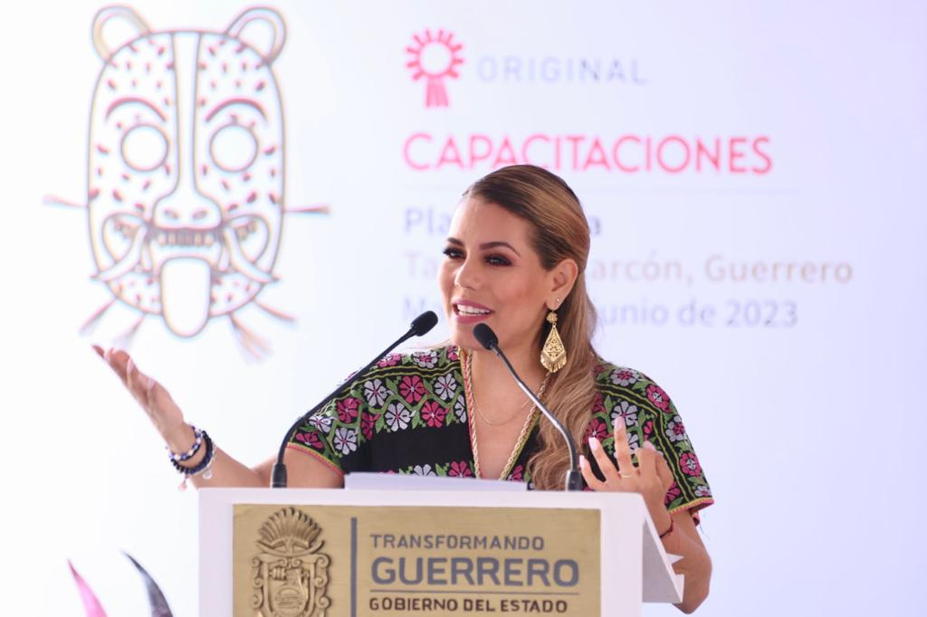 Evelyn Salgado y Alejandra Frausto dan inicio a capacitaciones para artesanas y artesanos de Guerrero