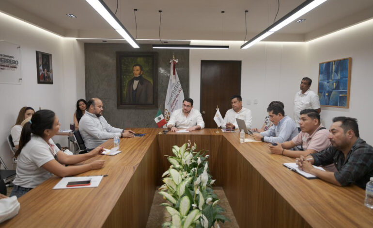 Llama Reynoso Núñez a mantener la institucionalidad del sector educativo