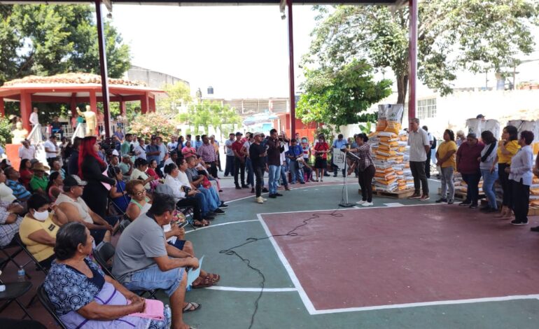 «Los pinches rateros me critican, yo no estoy robando», dice Abelina López, quien anuncia 315 mdp para obras hidrosanitarias