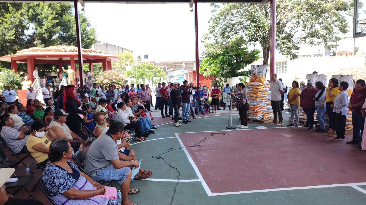 «Los pinches rateros me critican, yo no estoy robando», dice Abelina López, quien anuncia 315 mdp para obras hidrosanitarias