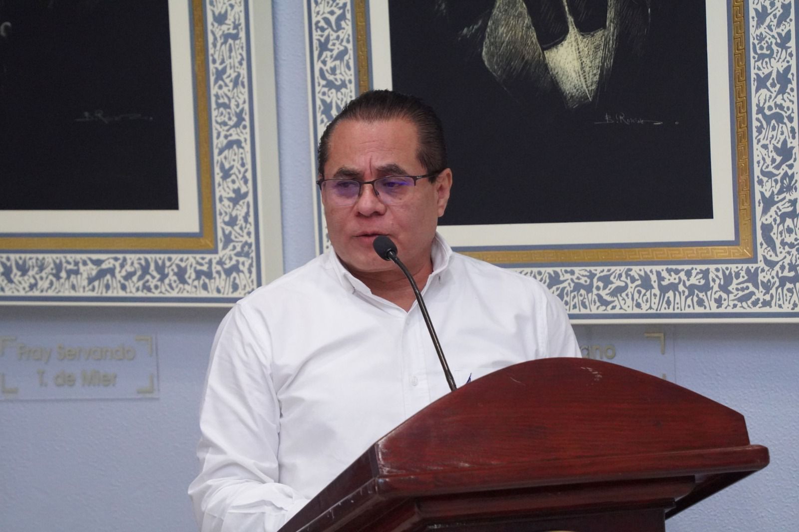 Tener la mayoría no justifica la violación de las normas del Poder Legislativo: Bernardo Ortega