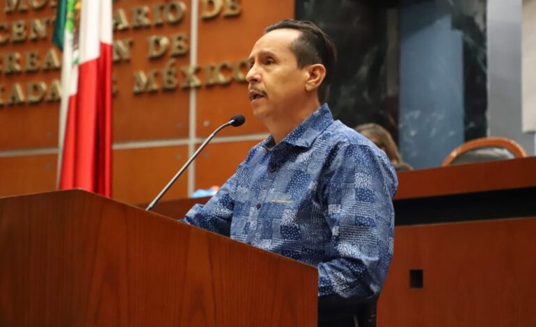 Plantean reforma a la ley de salud para mejorar el desempeño de médicos residentes