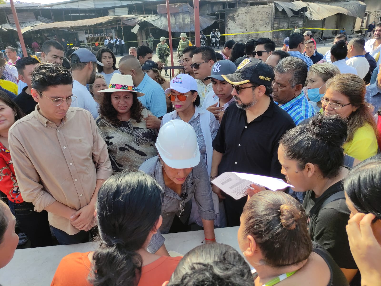 Presenta Abelina López a locatarios proyecto de reconstrucción del Mercado Central