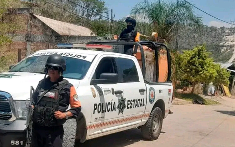 Comunicado: Secretaría de Seguridad Pública del estado entrega a dos agentes por muerte de Yanqui Kothan
