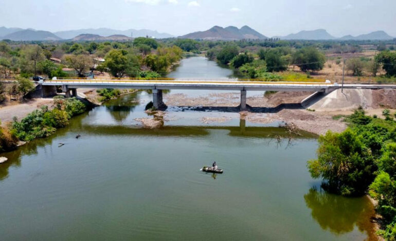 Concluye construcción del puente vehicular El Barco en la región de Tierra Caliente