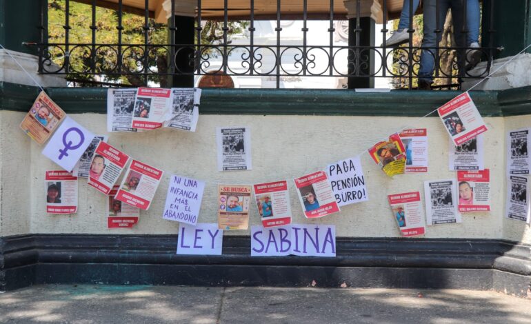 En el Día del Padre, exhiben a deudores alimentarios en Chilpancingo