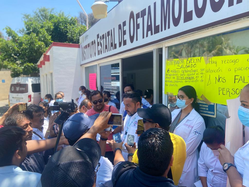 Suspenden paro laboral trabajadores del Instituto Estatal de Oftalmología