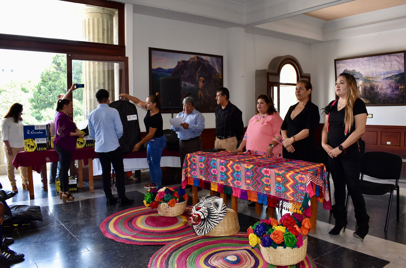 Secretaria de Cultura, Aída Melina entrega uniformes a la Banda de Música del Gobierno Estado