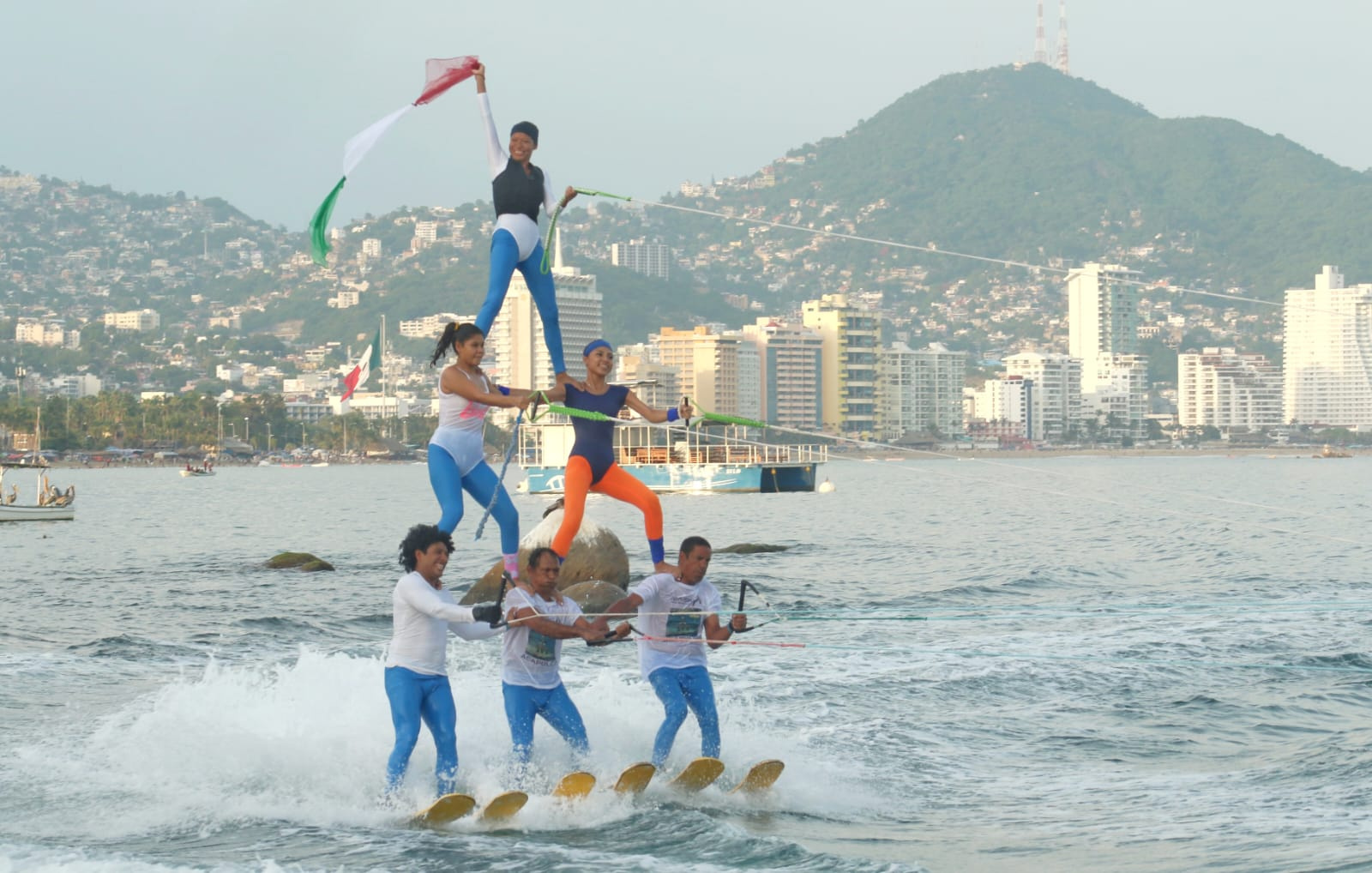 Realiza Gobierno de Abelina López Rodríguez Show de Ski Acuático “Verano 2023”