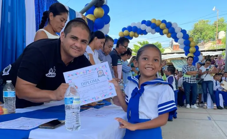 Acapulco merece escuelas en mejores condiciones: Jacko Badillo
