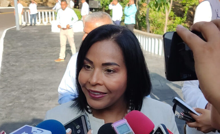 Fiscalía de Guerrero investiga video de encuentro entre Norma Otilia Hernández y capo; también los bloqueos en Chilpancingo
