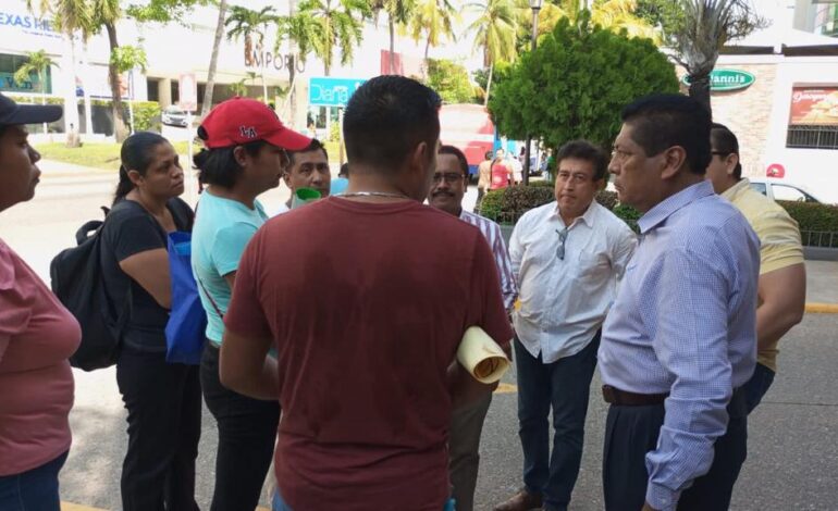 Gobierno del Estado atiende a manifestantes de Cantaluna que bloqueaban la Costera