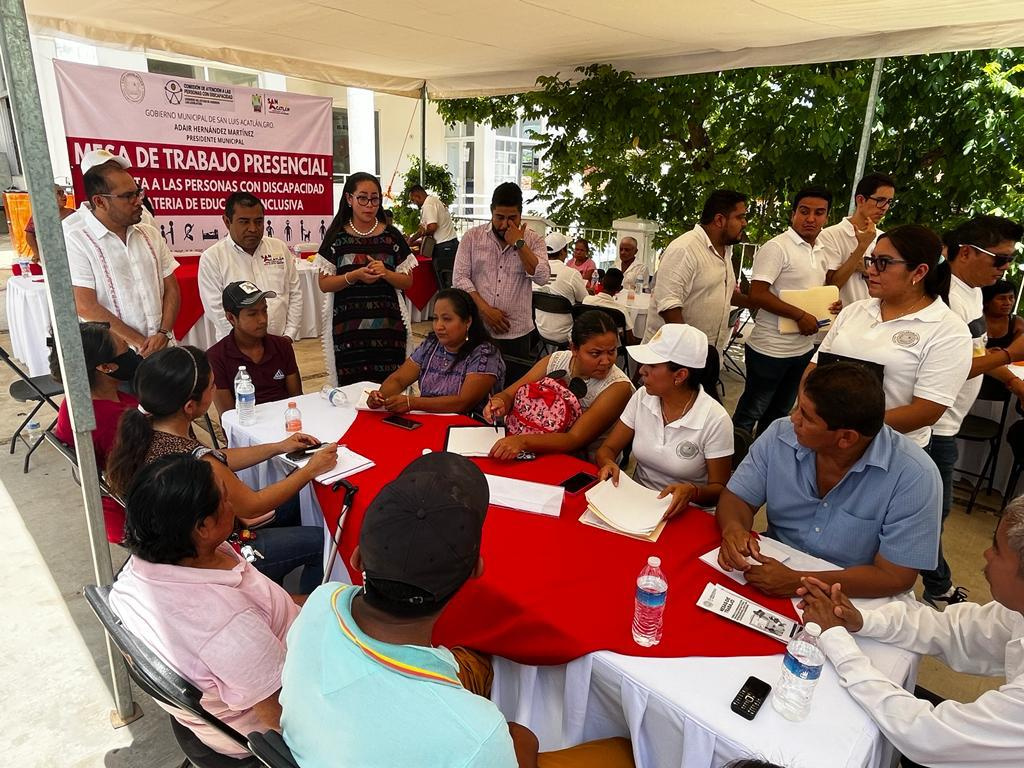 Desarrolla el Congreso la consulta a personas con discapacidad en San Luis Acatlán