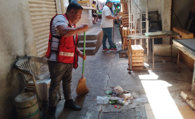 Trabaja Gobierno de Abelina López Rodríguez para brindar una imagen limpia y ordenada en los mercados municipales