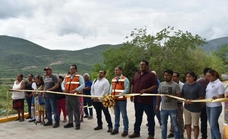 Invierte Media Luna 3.1 MDP en infraestructura pública, cobertura WiFi y apoyos a los sectores educativo y agrícola de una comunidad en Cocula
