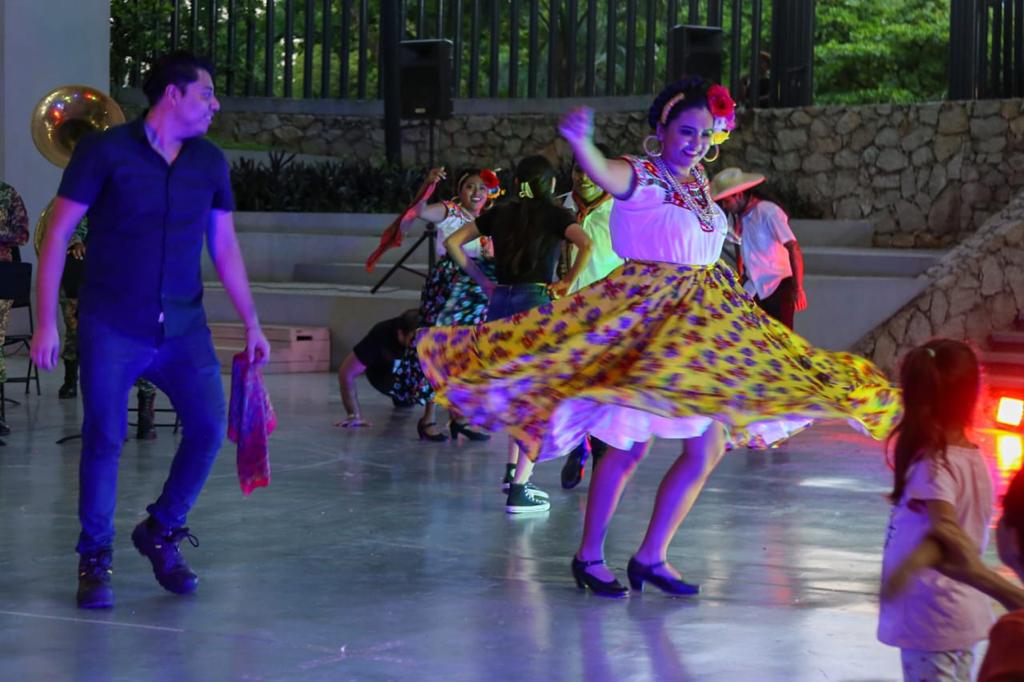 Al ritmo de danzón el segundo concierto de verano de la Banda de Música de la IX Región Militar en el parque Papagayo