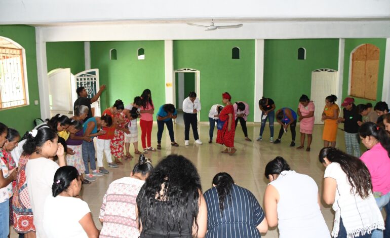 La SEMUJER inició los talleres comunitarios sobre Derechos Agrarios de las mujeres en Atoyac