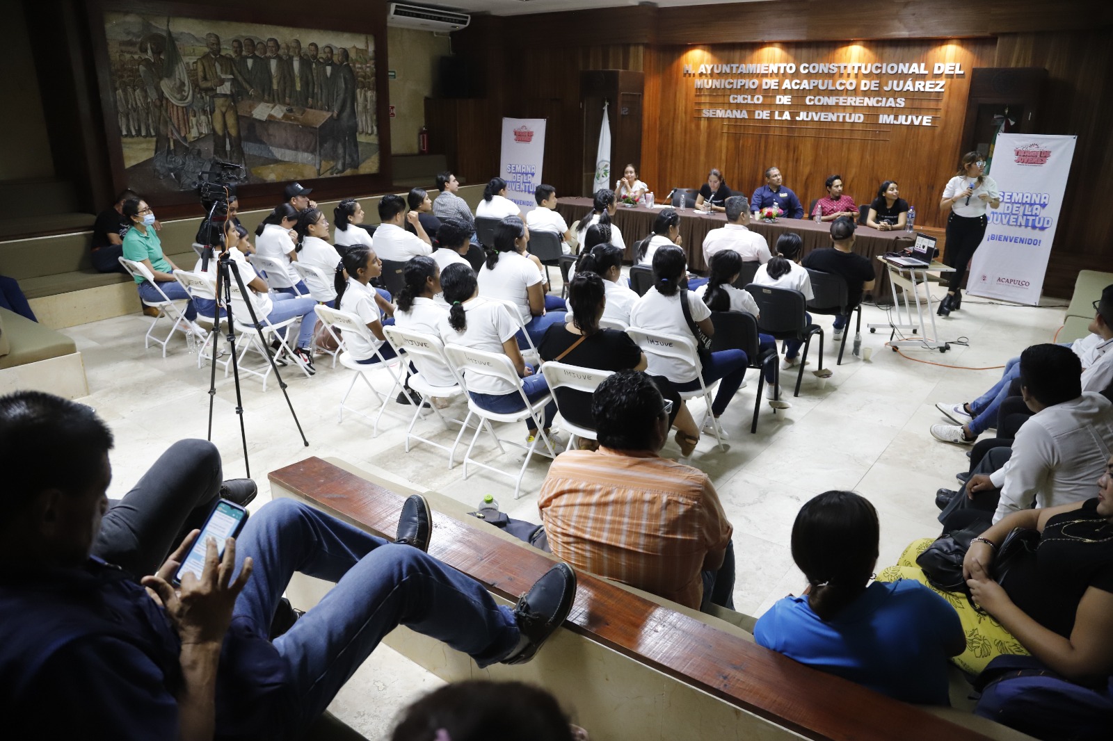 Realiza Gobierno de Abelina López Rodríguez conferencias como parte de la Semana de la Juventud
