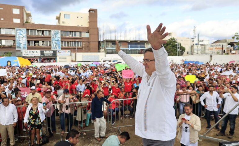 Se desborda el pueblo acapulqueño para recibir a Marcelo Ebrard en su Asamblea Informativa