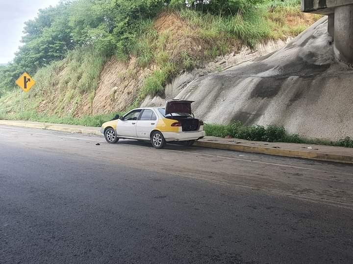Dejan a persona decapitada en el poblado El Quemado en Acapulco