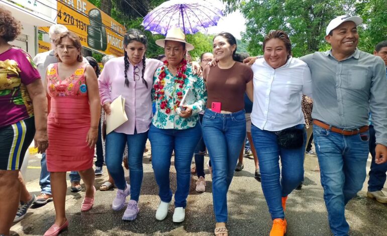 Inaugura y supervisa Abelina López Rodríguez obras de pavimentación en diferentes colonias de Acapulco