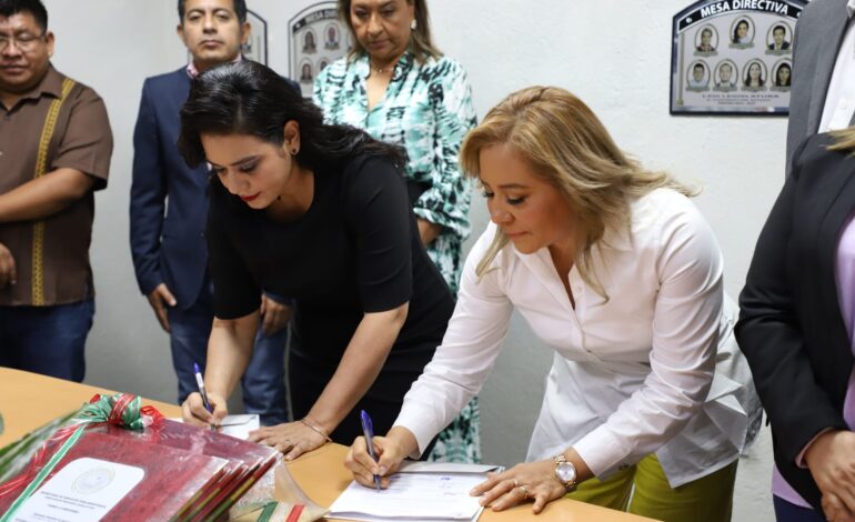 Realizan entrega-recepción de la Mesa Directiva del Congreso del Estado de Guerrero