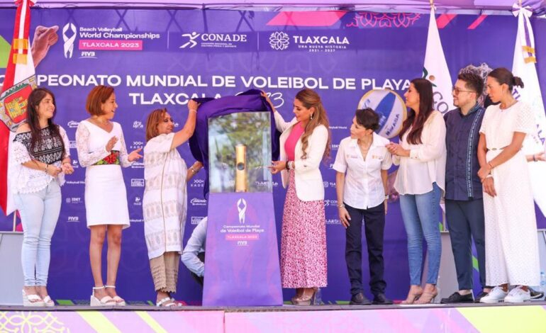 Recibe la gobernadora Evelyn Salgado el Trophy Tour del Campeonato Mundial de Voleibol de Playa Tlaxcala 2023