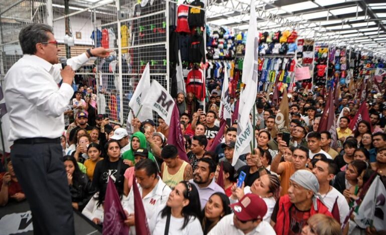 En Tepito, Ricardo Monreal exige valorar trabajo de comerciantes de México