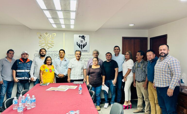 Atiende gobierno del estado situación de derrumbe cerca del jardín de niños Benito Juárez en Tepechicotlán