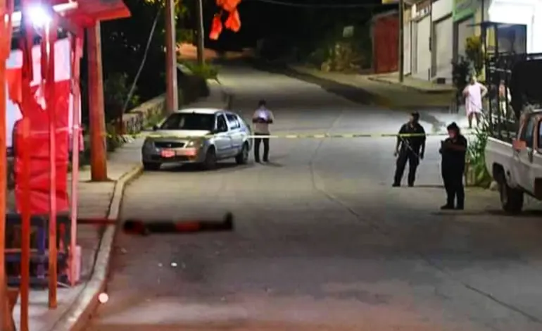 Hallan cuerpo de víctima asesinada en la Acapulco-Zihuatanejo