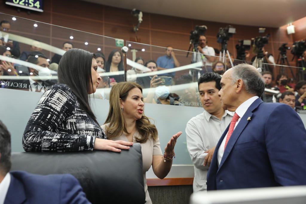 Piden senadores del PRI que el gobierno explique al Congreso los cambios en los libros de texto gratuitos