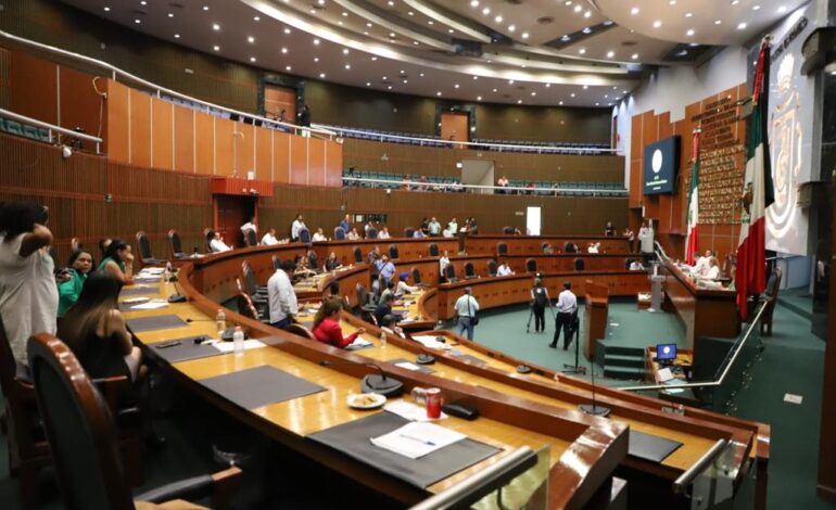 Presentan en el Congreso iniciativa de reforma para definir periodo de los ayuntamientos instituyentes