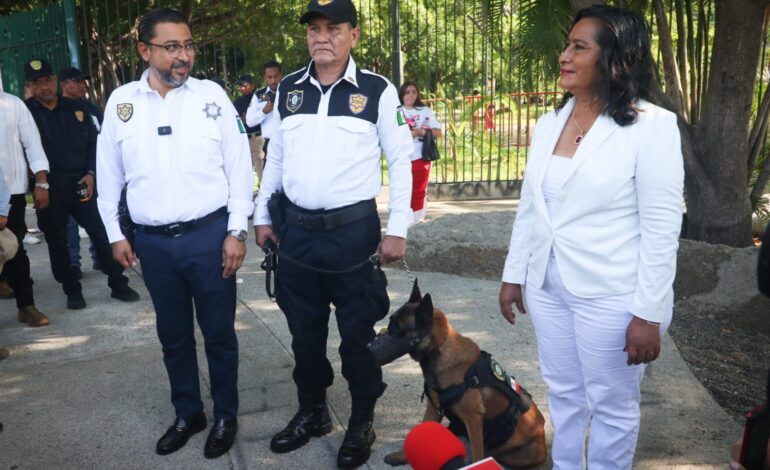 Presenta Abelina López Rodríguez a «Alpha» binomio canino de la Secretaría de Seguridad Pública