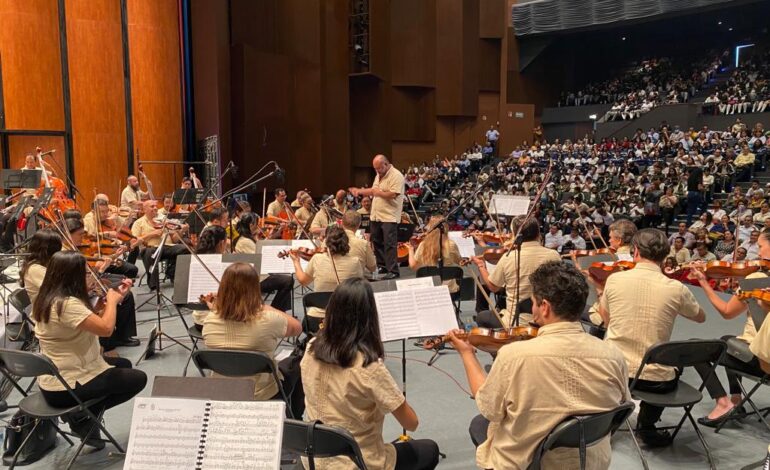 Participan más de mil 500 estudiantes de Chilpancingo en Concierto Didáctico de la Filarmónica de Acapulco