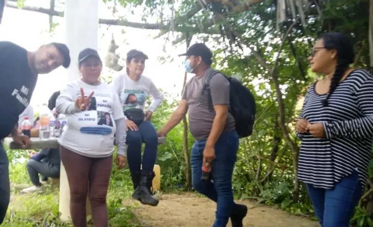 Montan campamento para que no pare la ubicación de más fosas clandestinas en El Veladero