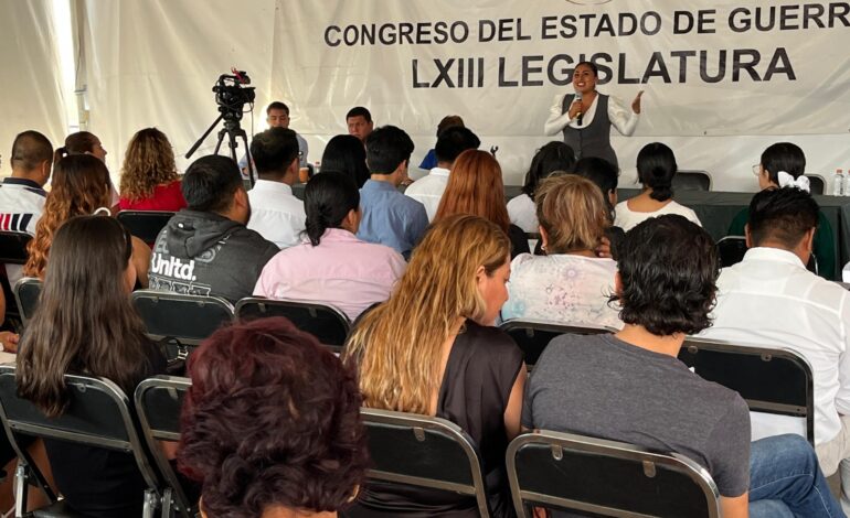 Desarrollan en el Congreso concurso de oratoria