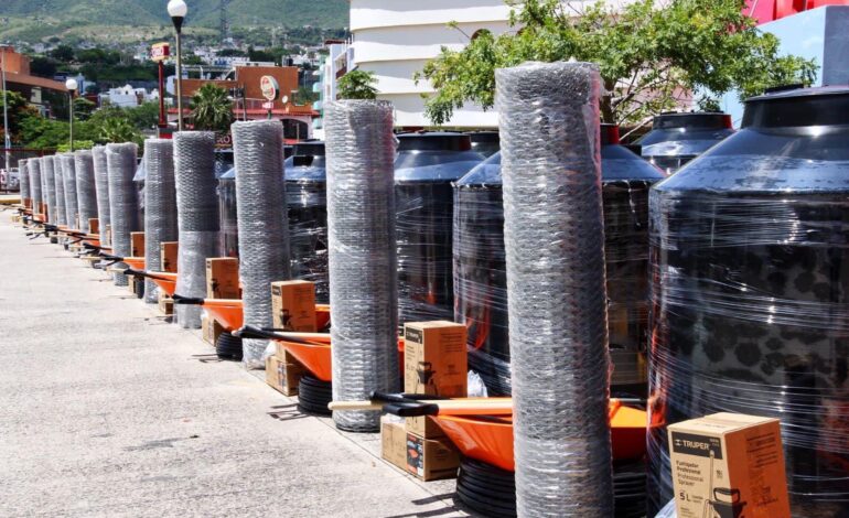 Reciben 22 escuelas de la región Centro equipamiento para Instalación de Huertos Escolares