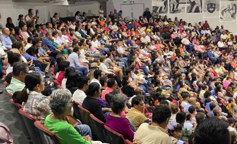 Exitoso concierto de la Filarmónica de Acapulco en el Teatro María Luisa Ocampo de Chilpancingo