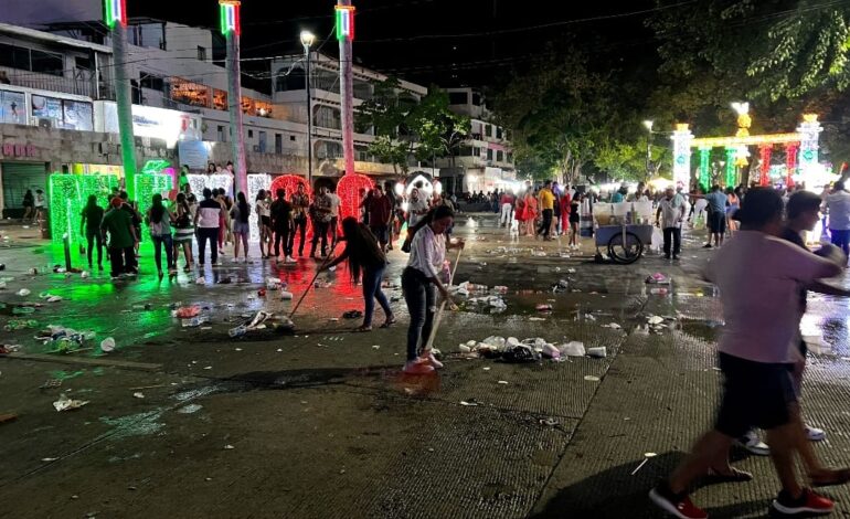 Atiende Gobierno de Abelina López Rodríguez limpieza tras fiesta mexicana