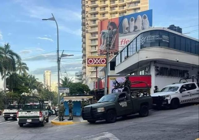 Ataque a bar de la avenida Costera de Acapulco deja el homicidio de una mujer y tres personas heridas