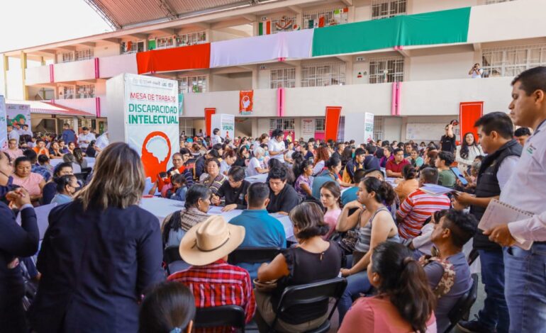 Más de 500 participan en la consulta a personas con discapacidad del Congreso en Chilapa