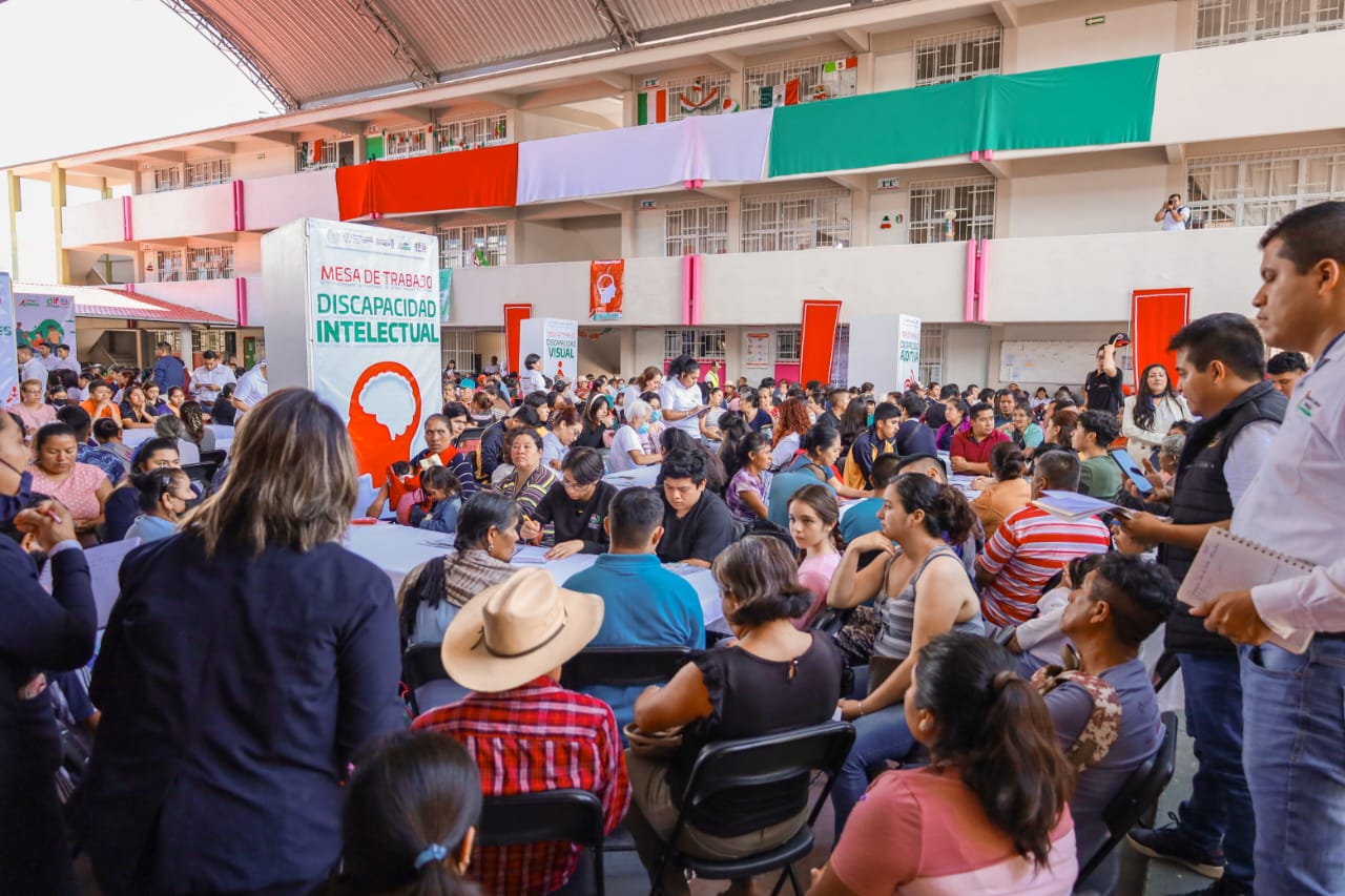 Más de 500 participan en la consulta a personas con discapacidad del Congreso en Chilapa