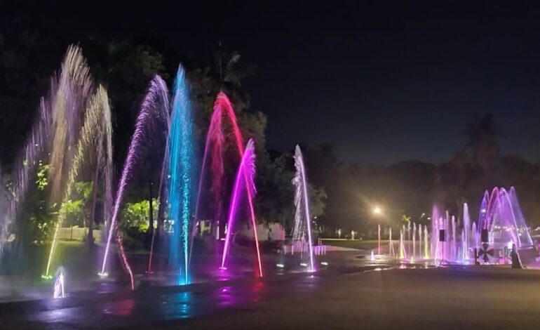 El Parque Papagayo te invita este fin de semana a disfrutar de las fuentes danzarinas iluminadas de colores