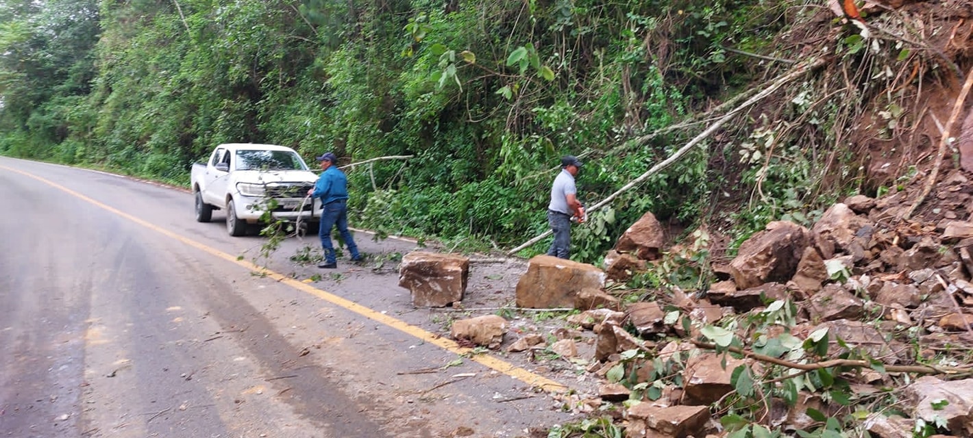 Al menos cuatro vías a localidades de Malinaltepec afectadas por lluvias en Guerrero