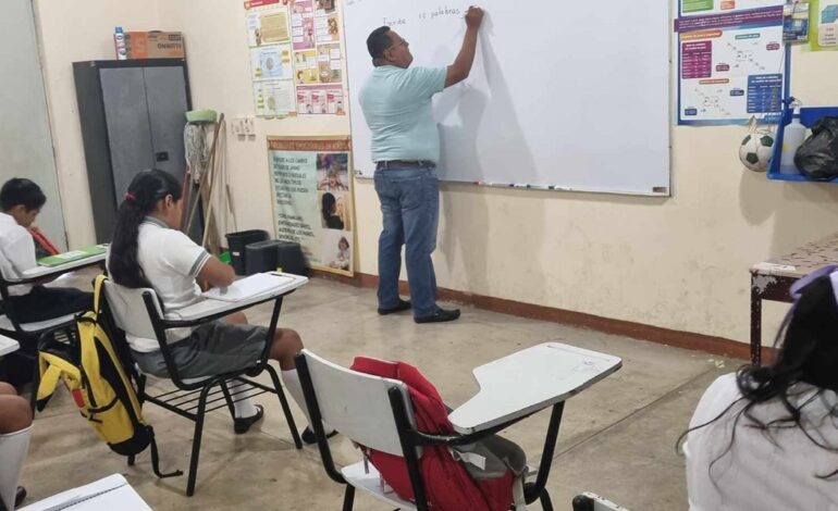 Más de un millón de alumnos de educación básica, media superior y superior regresan a clases este lunes en Guerrero