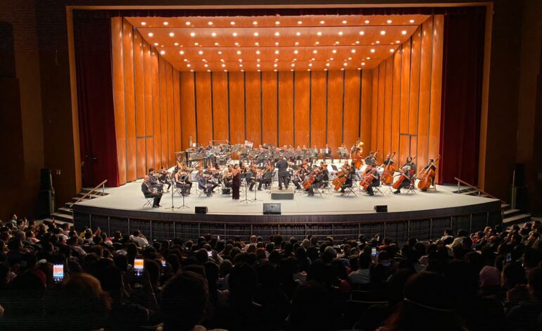 Chilpancinguenses disfrutan concierto de la Filarmónica de Acapulco