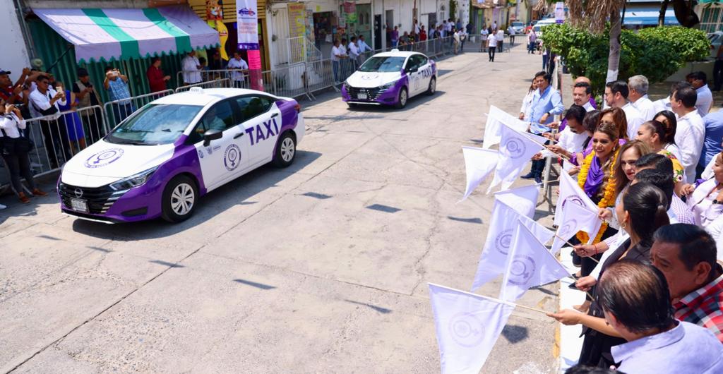 Evelyn Salgado pone en operación Transporte Violeta en Zumpango del Río