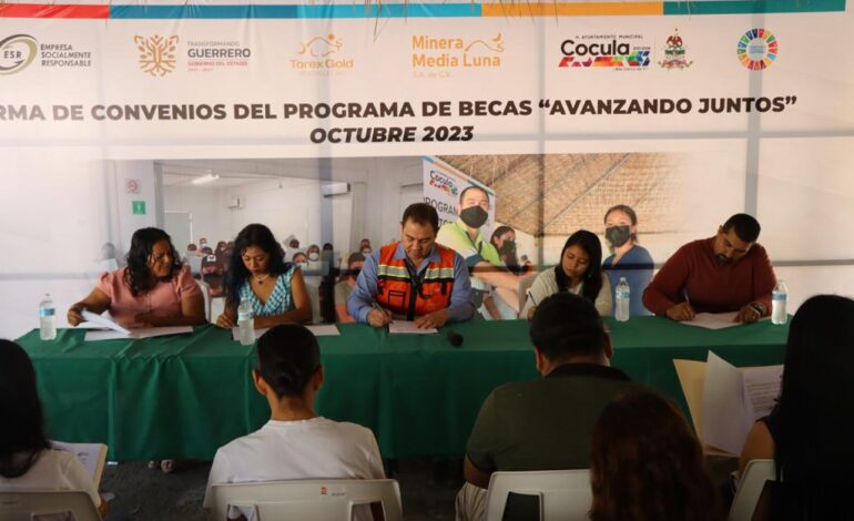 Renueva Minera Media Luna convenio de becas Avanzando Juntos con 60 estudiantes