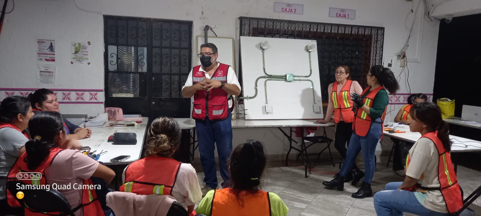 La Secretaría de la Mujer capacita a este sector en instalaciones eléctricas, red hidráulica y sanitaria