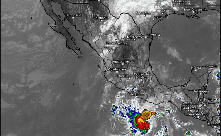 Tormenta tropical «Otis» continúa su trayectoria hacia las costas de Guerrero